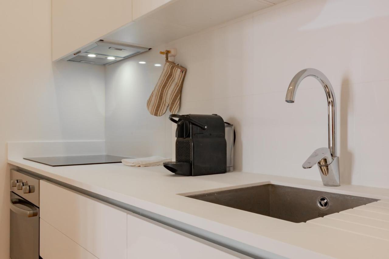 Charming Santos W/ Patio By Lovelystay Apartment Lissabon